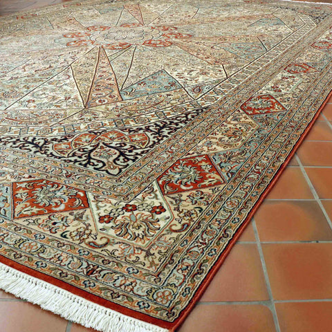 Fine handmade Kashmir silk carpet - 307298