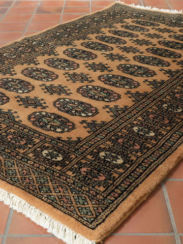 Handmade Pakistan Mori Bokhara rug - 309378